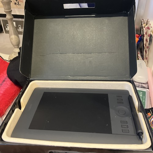 Wacom intuos pro small - wacom, |